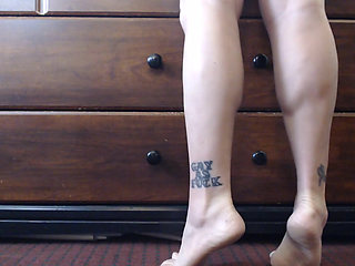 Barefoot Tip Toe Calves