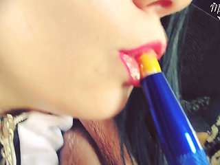 Smoking goddess & sexy lipstick