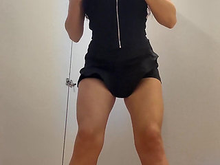 Tops Try on in a Locker Room, Big Boobs Flashing