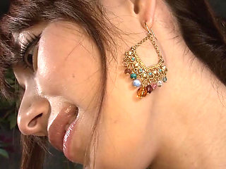 A Teasing Therapist Who Never Forgets to Linger Where Desire Stirs.