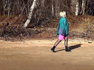 Sexy Outfit for Spring Walk.