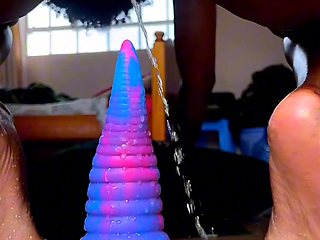 She has never squirted that much