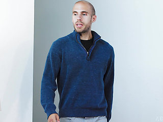 Stepmommy's Boy Cheating Stepmom Reagan Foxx Almost Caught Giving Stepson a HJ!