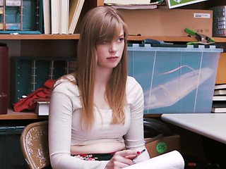 Brunette babe Dolly Leigh and her man Justin go wild with a steamy blowjob session