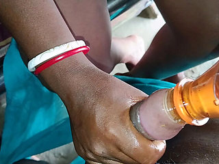 Desi Housewife Gets Her Ass Fucked After Oil Massage - Yousokhona