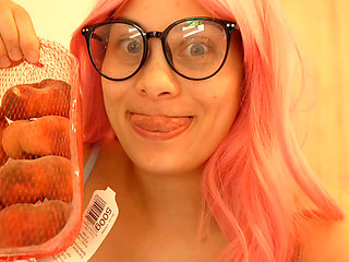 I'll Show You How I Usually Eat I'm so Happy Because the Food Is Delicious-it Gives My Face an Orgasm, and I Make Silly Face