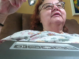 Eatting my pudding cup for you feeders