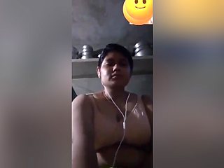 Today Exclusive-sexy Bangla Chick Shows Her Boobs On Vc