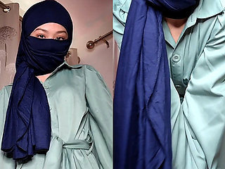 A Cute Muslim Girl Doing Porn.