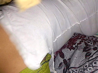 Indian desi hot girl first time gaand chudai, local village girl first time sex video