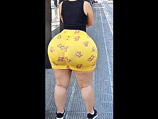 Big Ass Waiting for the Bus in Argentina