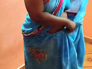 Chubby Stepmom Hot Saree Changing