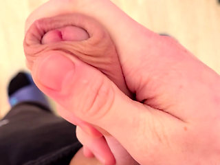 Amateur Twink Cumming Hard and Fucking Himself with a Huge 21cm Dildo