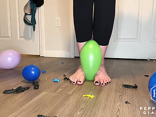 Will It Pop!? Giantess Feet Vs Balloons Barefoot, Sandals, Vans Annihilation