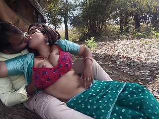Bengali sexy village wife chitting her husband and meet her boyfriend outdoor, Bengali Sex video
