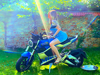 Motorcycle Pussy Rub Wet Tease & Orgasm
