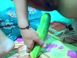 meri desi sexi bhabhi ne apni pyasi chut me dala bhot bada khira or dal ke bhot maze liya apne boobs ko bhi khub dbaye jisko bhi dabana ho.