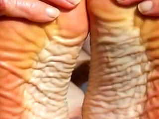 Granny Foot Oil Play - Self Massage Makes Her Horny and Dripping