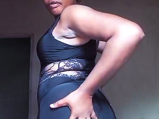Nigerian girl sqirting on the live stream