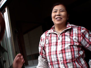 M979G11 An aunt who lives in the mountains, the sex of a sad Showa mature woman who trembles her ripe body and cums in real life!