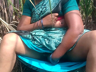 Tamil Aunty Masturbating in Sugarcane Plantation