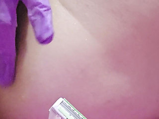 Anal-crazed Ana Liz Does Extreme Insertions and Stretches Her Hungry Asshole in Rubber Gloves