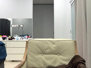 I SHOW MY BOOBS ON THE STREAM