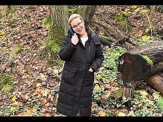 Extremely Horny MILF Squirts Cunt Outdoors - Amateur Fucking & Pissing