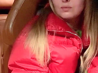 The Stepson Who Ran Away From Home Actively Fucks His Stepmother's Pussy in His Stepfather's Car