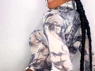 Brunette Babe in Sexy Solo Masturbation