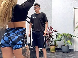 Step Mom's Personal Trainer Fucks Her Wet Pussy After Sex Dater App Match - Amateur Latina MILF