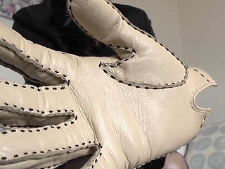 Beige Leather Gloves with a Strong Leather Scent on Your Face, Lady Victoria Valente