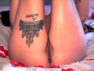 Rose Striptease & Golden Pleasure