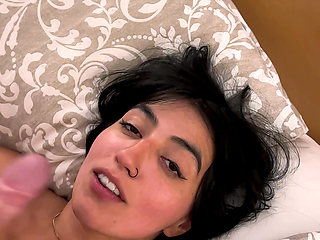 Hungover Pakistani Slut Gets a Huge Facial