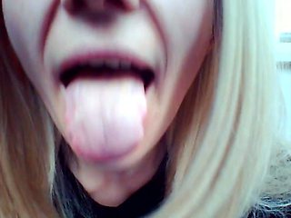 Obciągam Ci kutasa, ty ruchasz moją ciasną dupkę i