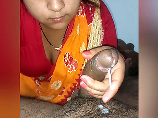 Indian bhabhi sucking in handsjob and cream