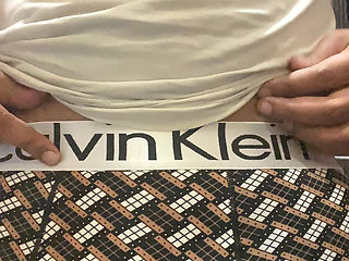 Rubbing dick and shawlloing