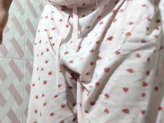 local sexy girl masterbat in bathroom