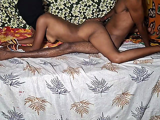 Xxx Desi indian women hard new position style sex video real Desi