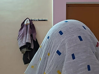 Hot Indian Desi stepmom sex her husband at hotel room