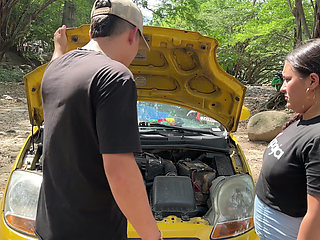 I Help Fat Latina to Get Stranded in the Middle of Nowhere in Exchange for a Hard Fuck in Her Car.