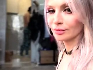 amateur blonde solo webcam