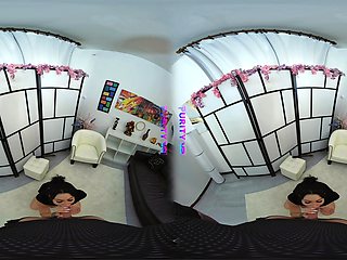 PURITYVR Pussy stretching with Debora Mancini