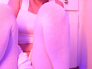 Emily solo masturbate in bathroom