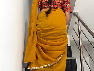 Maalkin Ne Naukar ko Padka Stairs Par MOOTH-Marte Hue!!