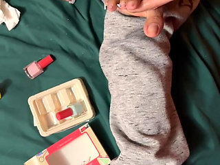 Melove Cleaning Her Toes and Doing Her Nails