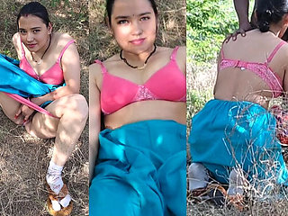 The only girl in the bus got naked in the cabin