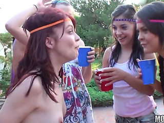 Mofos - Three Bffs Go Crazy on Vacation