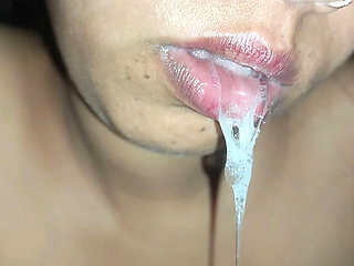 Hot Indian Bhabhi Gives Blowjob and Takes Cum in Mouth
