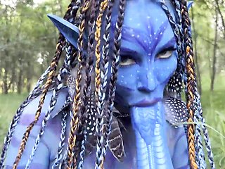 Neytiri destroys her Na'vi butthole with dildos while Jake fights sky people